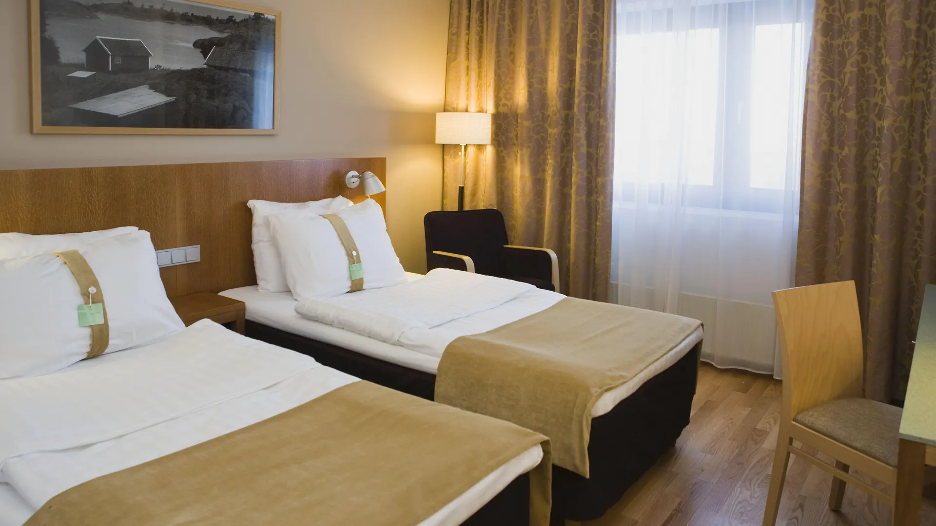 Holiday Inn Helsinki-Vantaa Airport By Ihg 4*, Vantaa Finsko