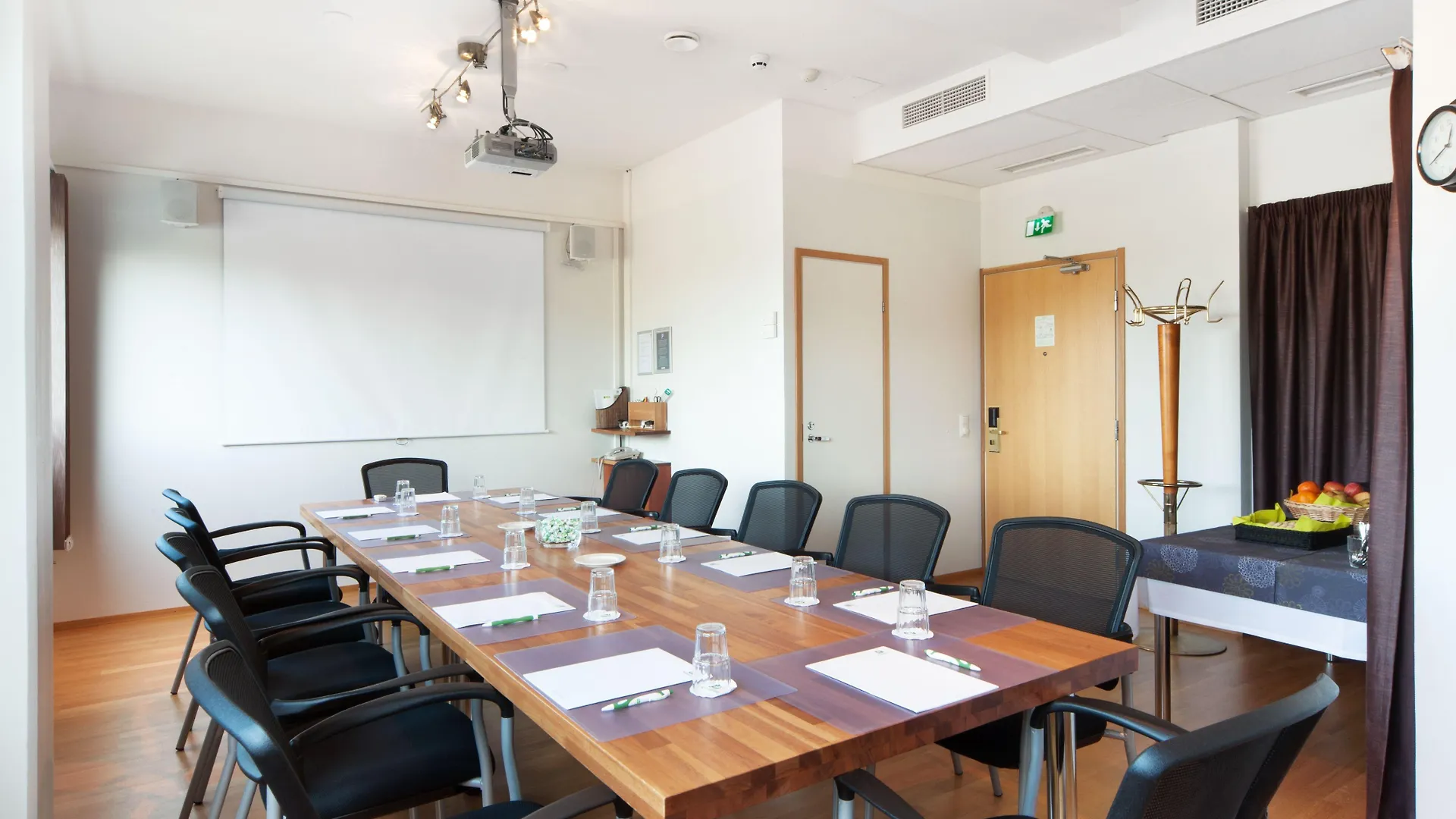 Holiday Inn Helsinki-Vantaa Airport By Ihg Finsko